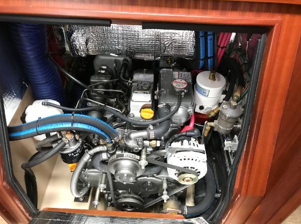 Island Packet Yachts Estero