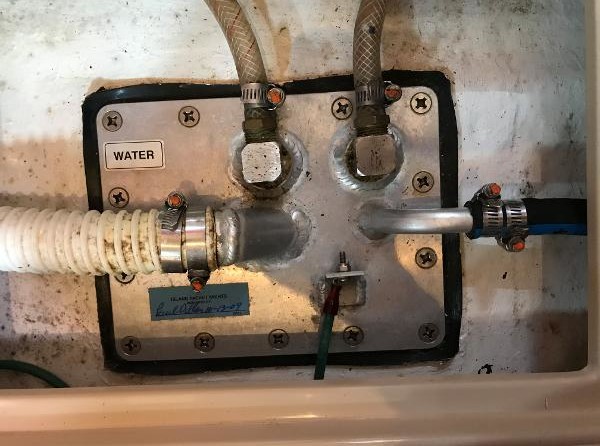 Island Packet Yachts Estero