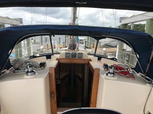 Island Packet Yachts Estero