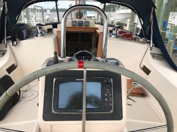 Island Packet Yachts Estero