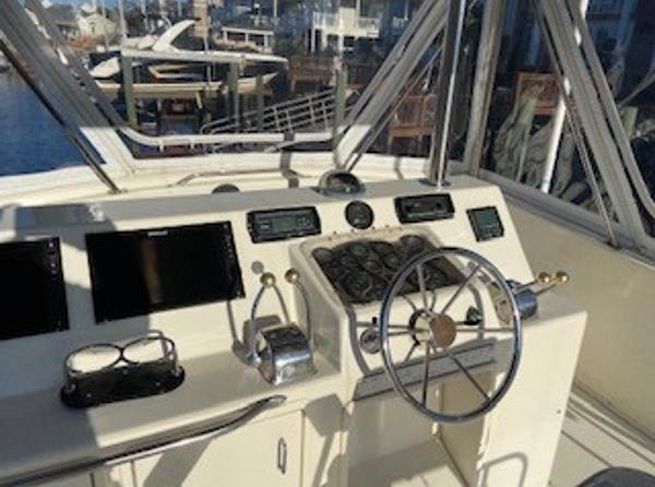 Ocean Yachts 38