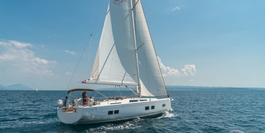Hanse 548