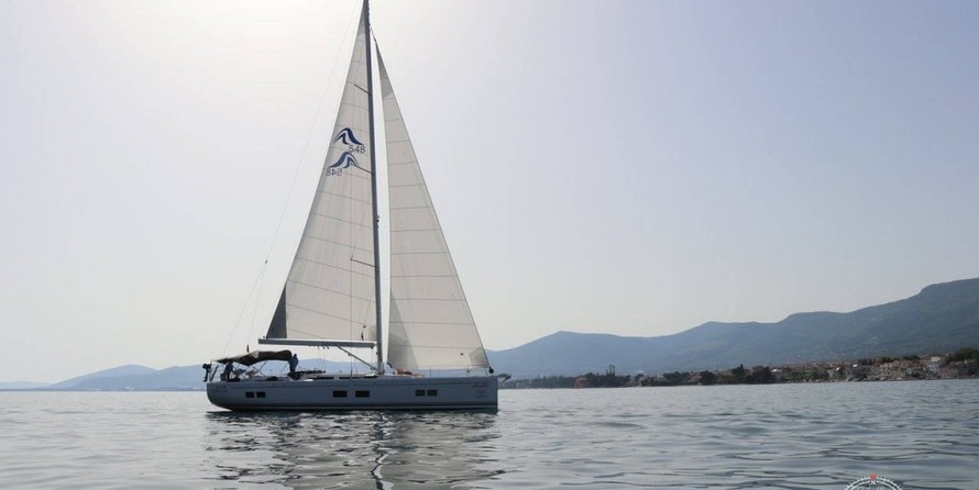 Hanse 548