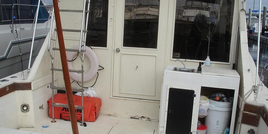 Chris-Craft 36 Commander