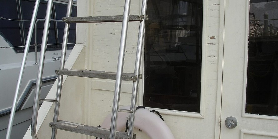 Chris-Craft 36 Commander