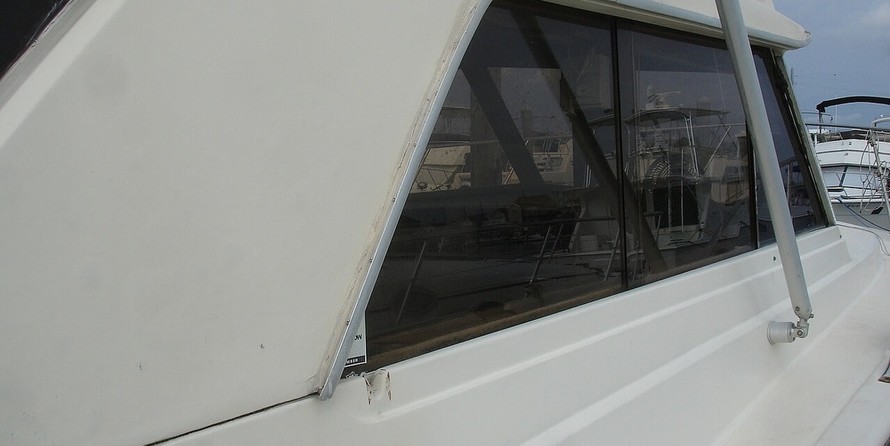 Chris-Craft 36 Commander