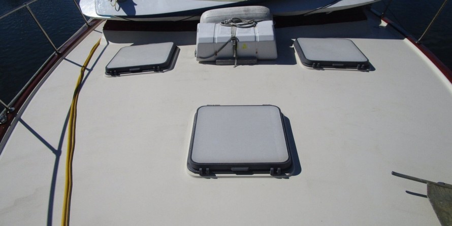 Trojan 36 Flybridge Convertible