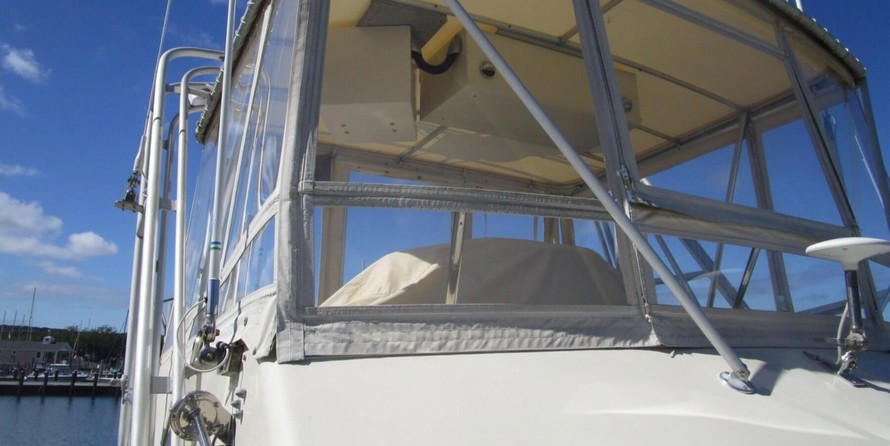Trojan 36 Flybridge Convertible
