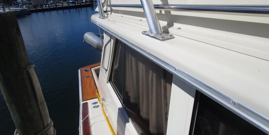 Trojan 36 Flybridge Convertible