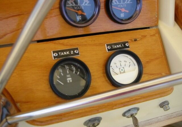 Trojan 36 Flybridge Convertible