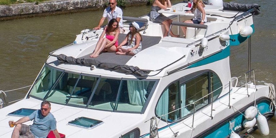 Cantieri estensi goldstar 560 c fly