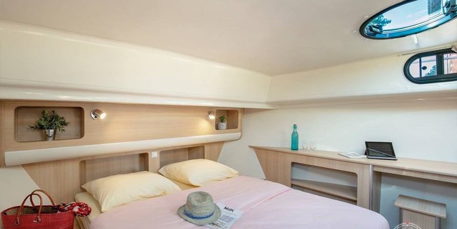 Cantieri estensi goldstar 560 c fly