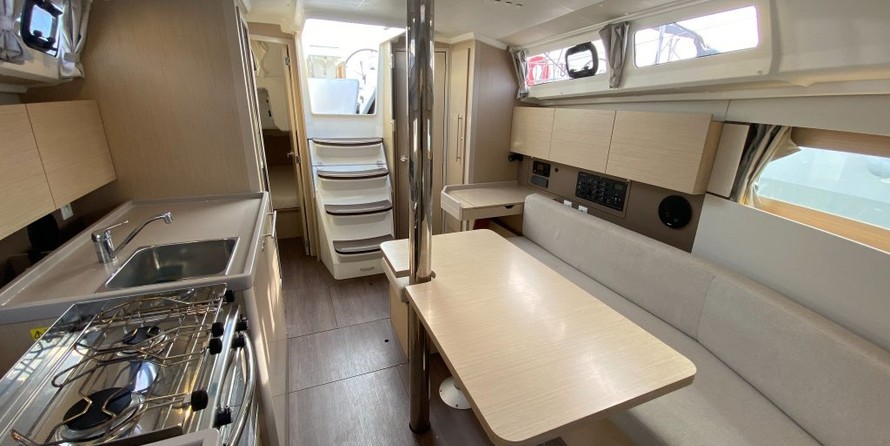 Beneteau Oceanis 35.1