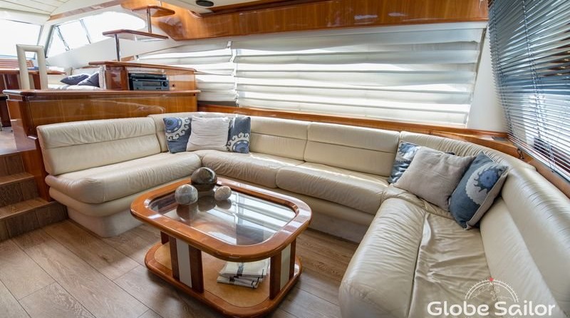 Ferretti 68