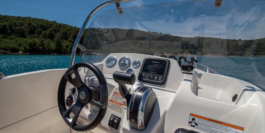 Quicksilver Activ 455 Open