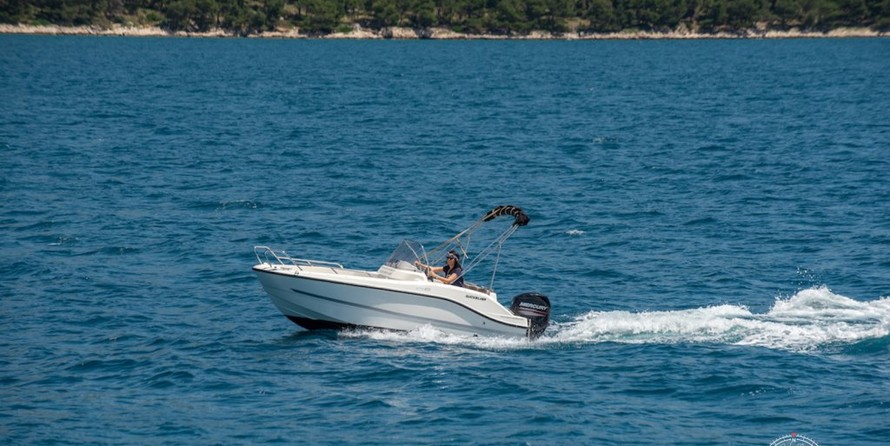 Quicksilver Activ 455 Open