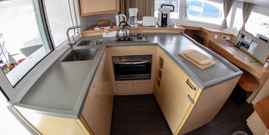 Lagoon 450