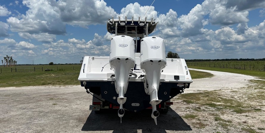 Everglades 335 Center Console