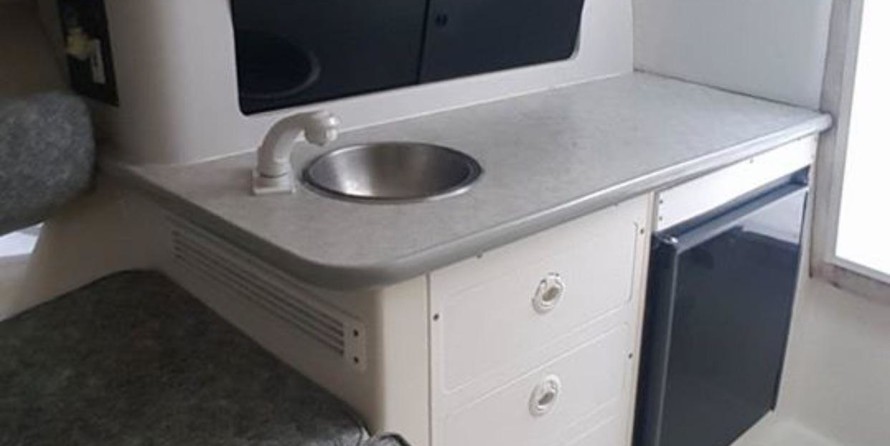 Robalo 2640 walkaround