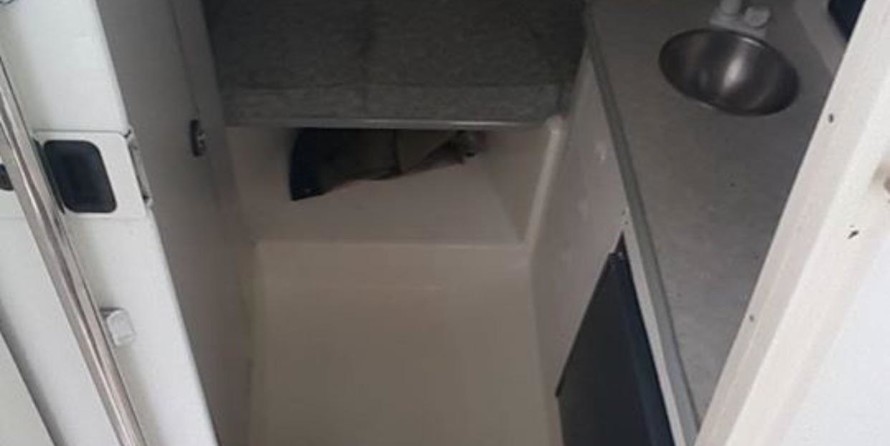 Robalo 2640 walkaround