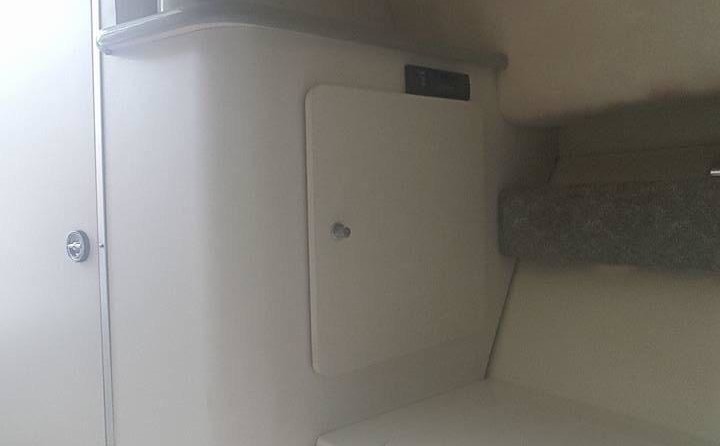 Robalo 2640 walkaround