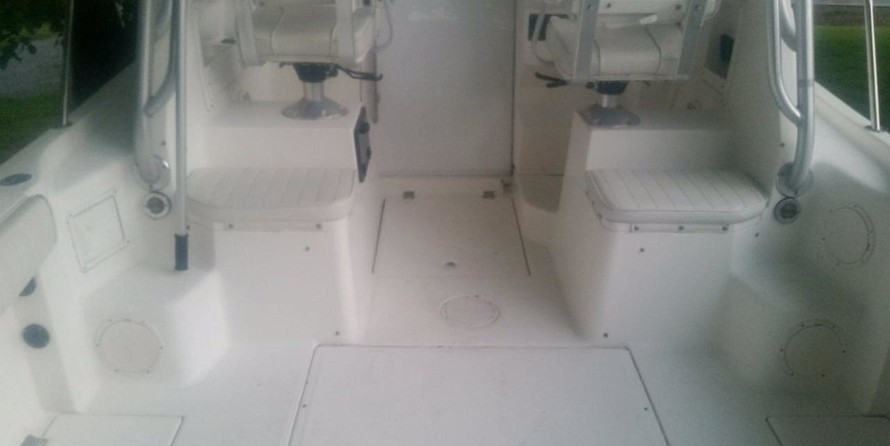 Robalo 2640 walkaround