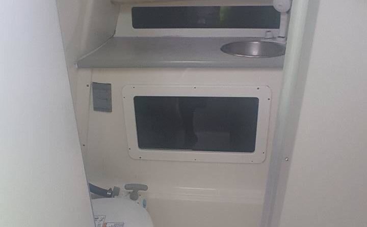 Robalo 2640 walkaround