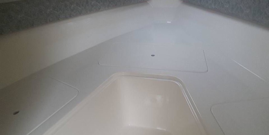 Robalo 2640 walkaround