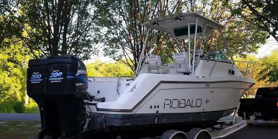 Robalo 2640 walkaround