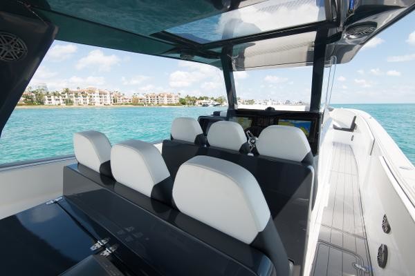 Custom CSR Powerboats V53