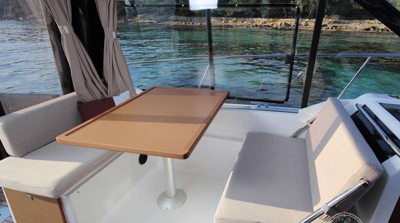 Jeanneau Merry Fisher 895