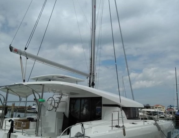 Lagoon 42
