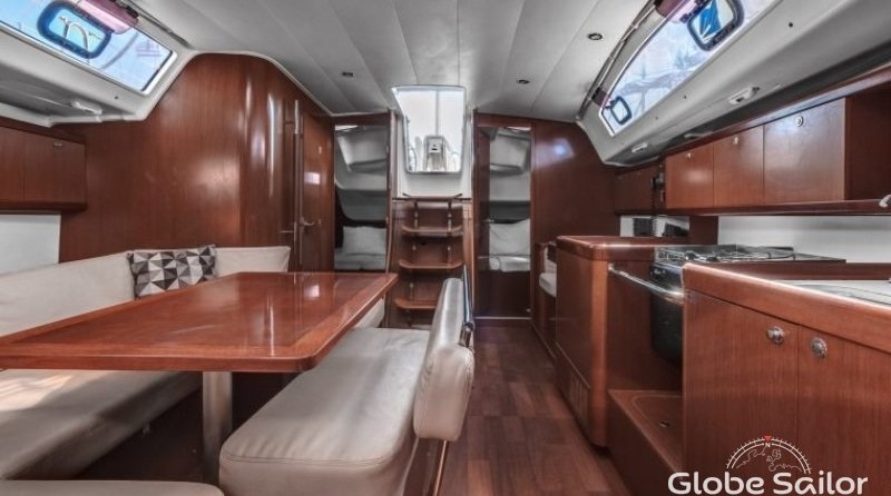 Beneteau Oceanis 43