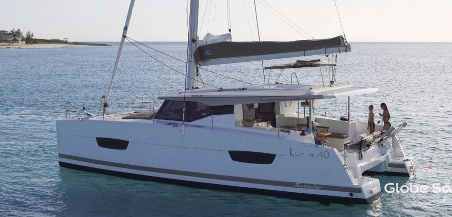 Fountaine Pajot Lucia 40
