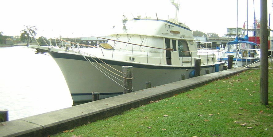 Hatteras 42 LRC