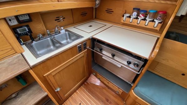 Hinckley Bermuda 40 MK III Yawl