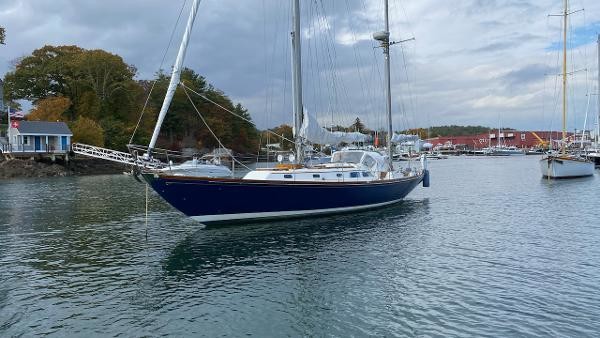 Hinckley Bermuda 40 MK III Yawl