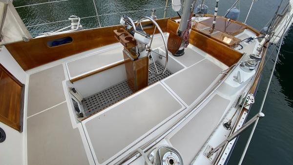 Hinckley Bermuda 40 MK III Yawl