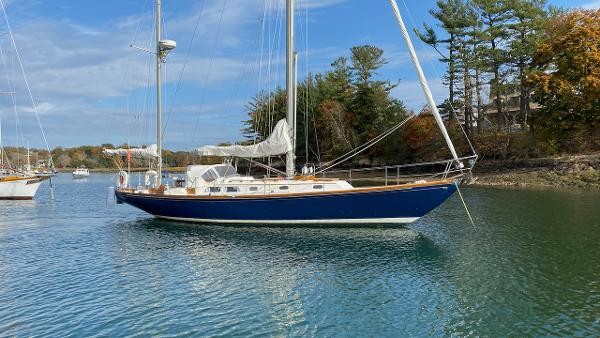 Hinckley Bermuda 40 MK III Yawl