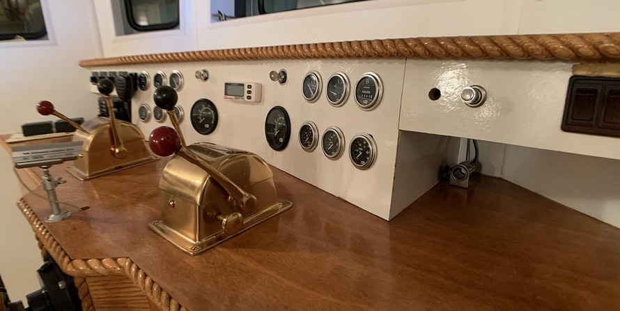 Euroship custom build de luxe motor 2000