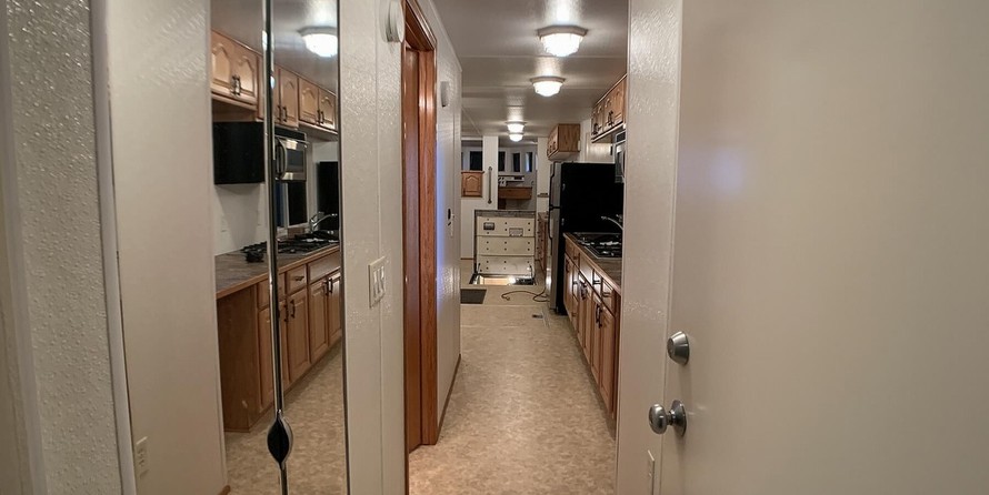 Euroship custom build de luxe motor 2000