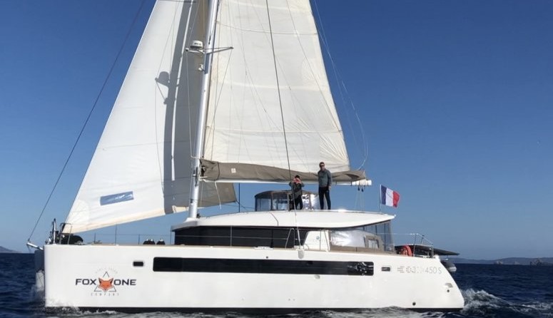 Lagoon 450 SporTop