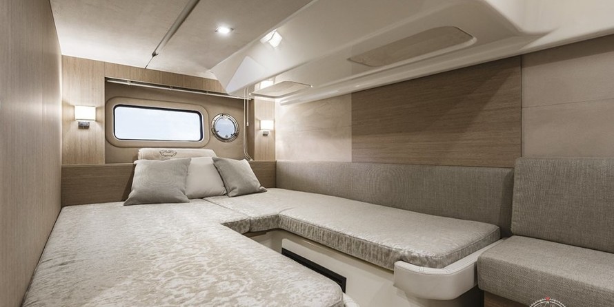 Cranchi Z35 Cruiser