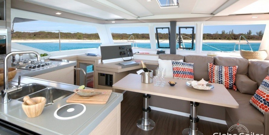 Fountaine Pajot Lucia 40
