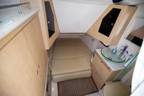 Boston Whaler 370 Outrage