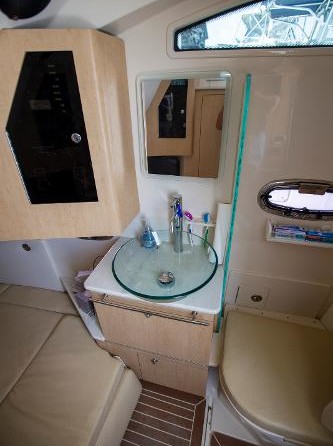 Boston Whaler 370 Outrage