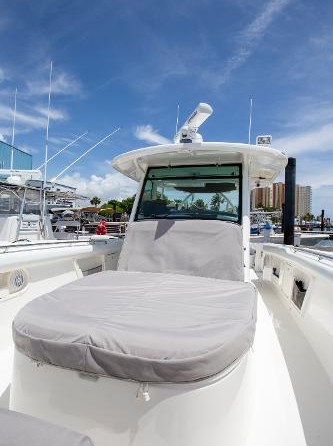 Boston Whaler 370 Outrage