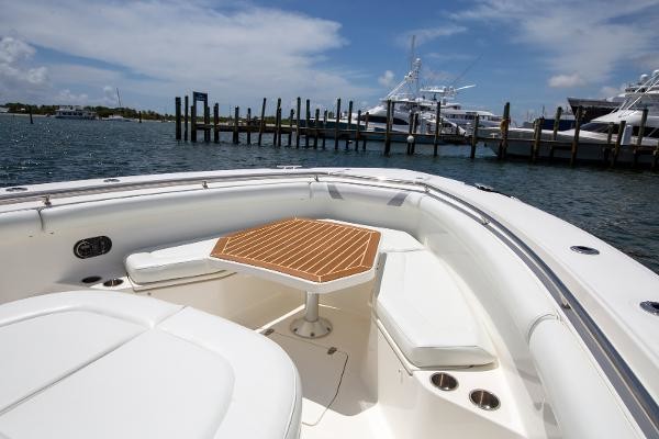Boston Whaler 370 Outrage