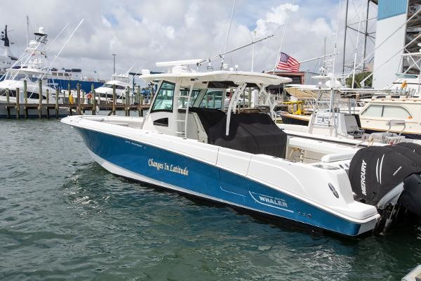 Boston Whaler 370 Outrage