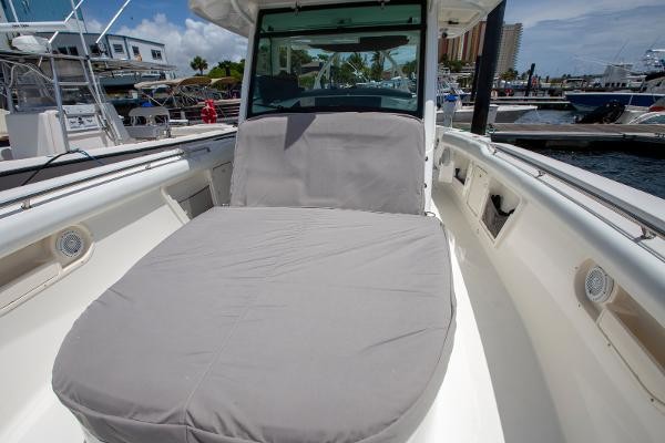 Boston Whaler 370 Outrage